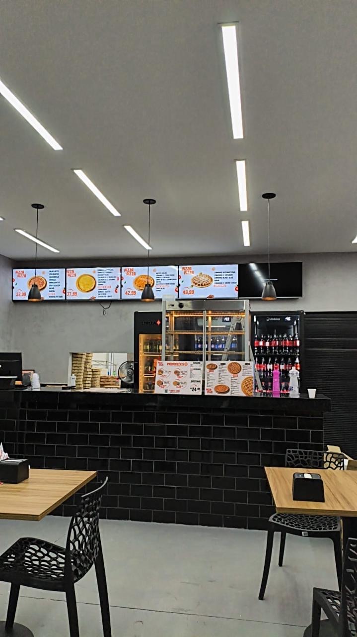 Interior Pizza Pizza